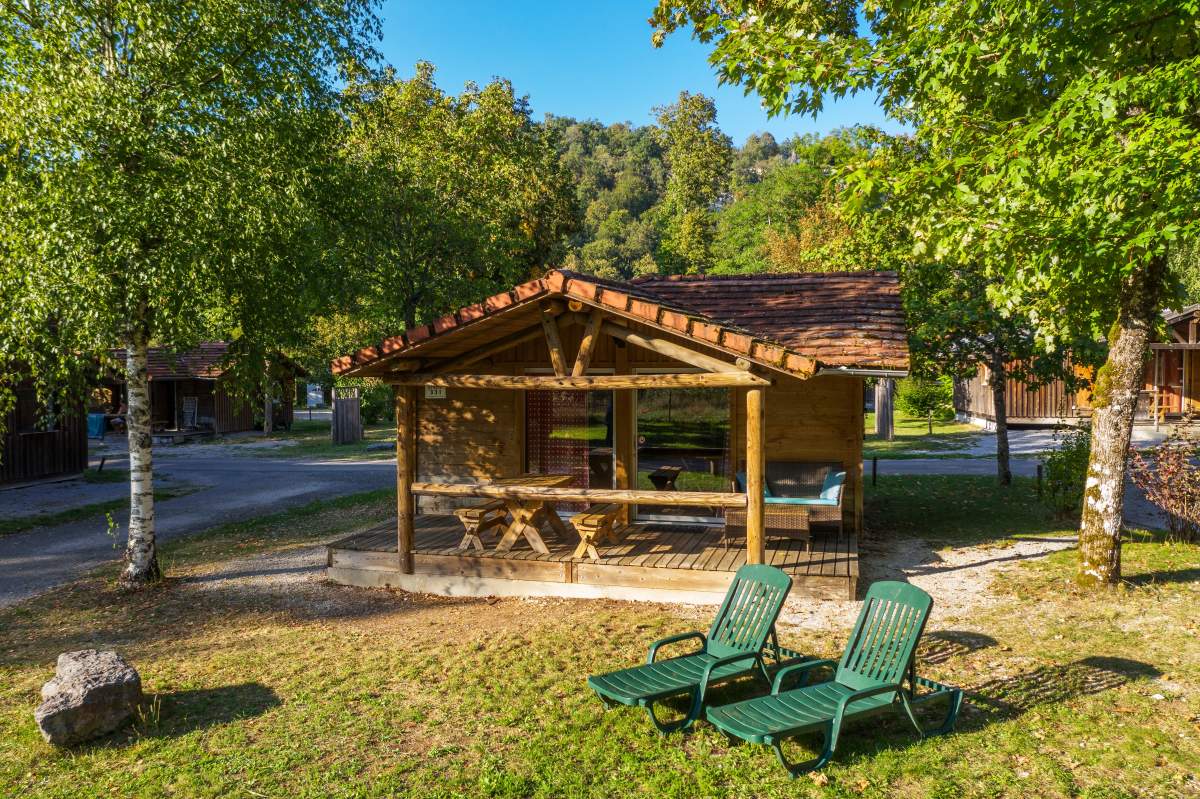 Domaine de Chalain, chalets bord du lac de chalain dans le jura